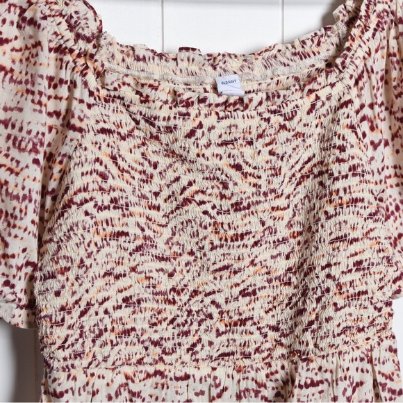 Old Navy Women's Cream and Red Smocked Top, size small - Picture 4 of 7